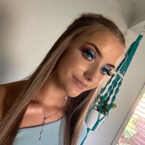 Meet your Posher, Kaitlyn